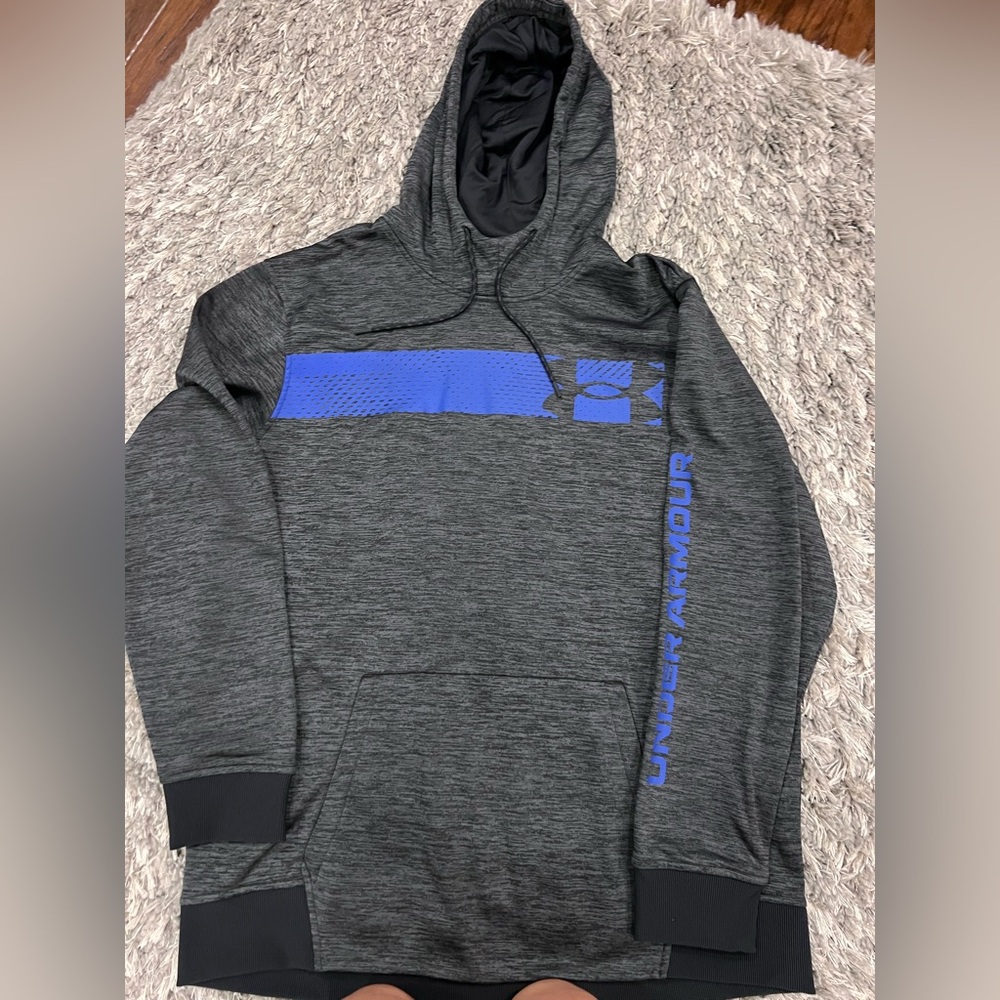 Like brand new mens hoodie. Under armour size XXL